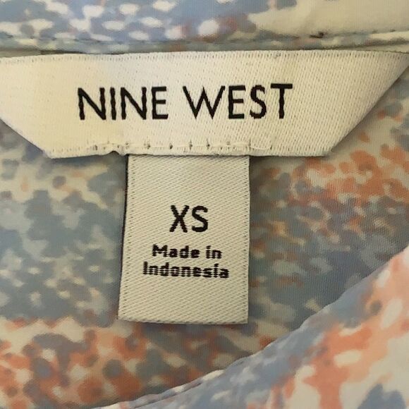 Nine West Abstract Watercolor Button-Down Blouse — Size XS - Picture 6 of 7